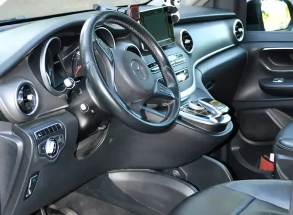 MERCEDEZ BENZ V220